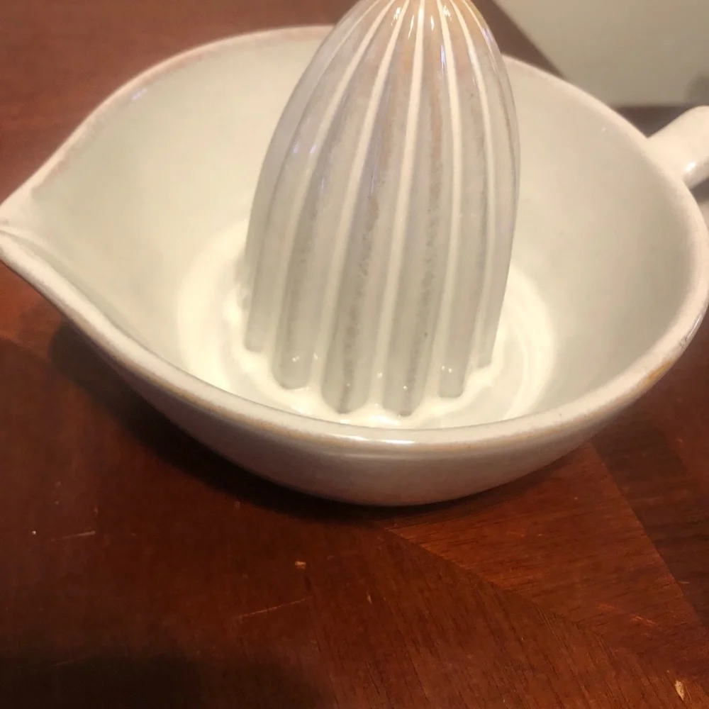 Hearth & Hand Cream Citrus Juicer - Picture 3 of 5